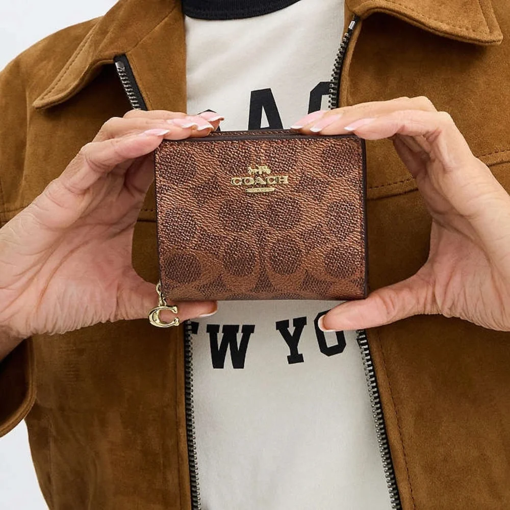 Coach Snap Wallet - Picture 2 of 4